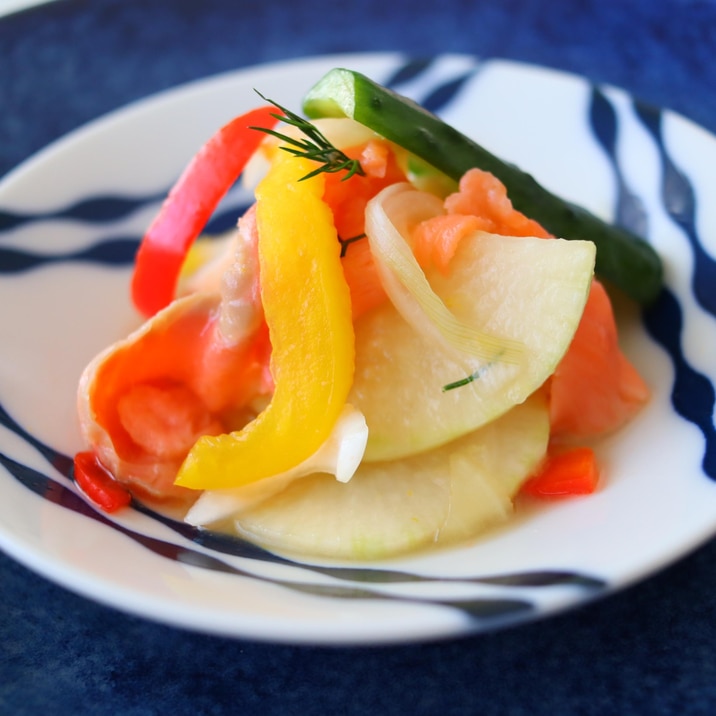 スモークサーモンと野菜の甘酢漬け